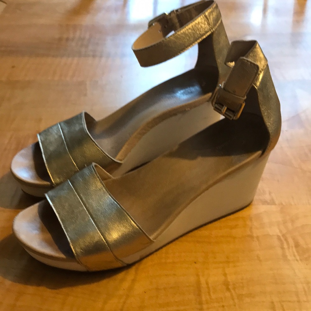 Dr Scholls gold platform wedge 9 ANTHROPOLOGIE